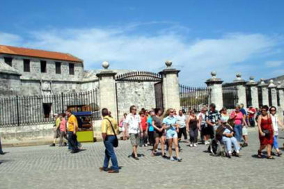 A pesar de las restricciones aumenta arribo de vacacionistas de EE.UU.