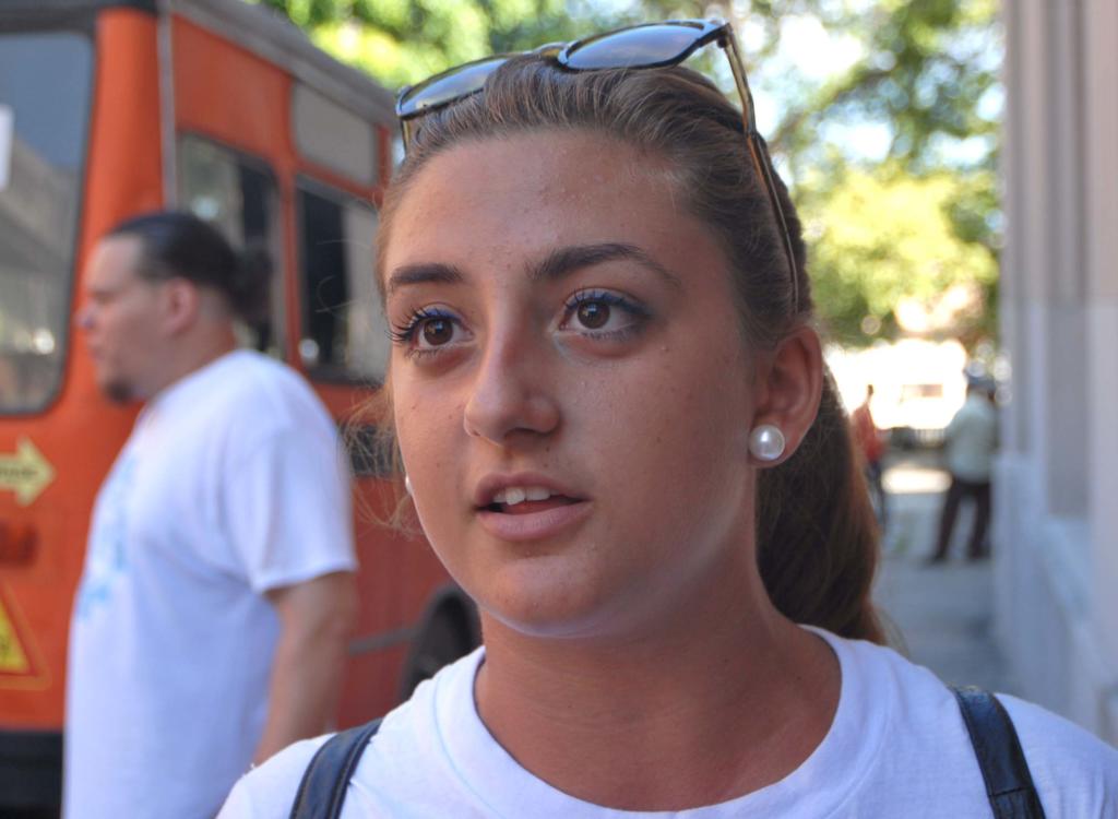 Mónica Mestre, estudiante del Instituto Preuniversitario Urbano Mártires del Porvenir en el municipio capitalino de Diez de Octubre. Foto: Anabel Díaz Mena