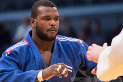 Alex García derribó a otro gigante