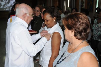 Entrega Machado Ventura Distinción 23 de agosto de la FMC