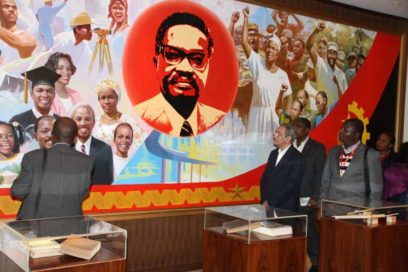 Cuban Delegation invited to MPLA Congress Pays tribute to Neto