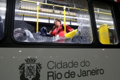Atacado autobús con periodistas en Río de Janeiro