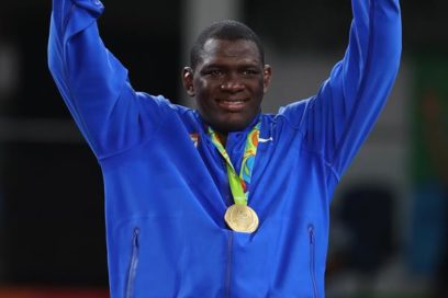 Sonrisas y deudas con samba