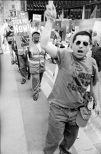 Street Demostration (Demostración en la calle) de la serie Waged London. Foto: Larry Herman