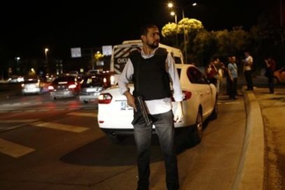 Ataque con coche bomba en Turquía deja al menos 3 muertos y 100 heridos