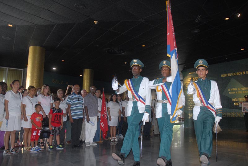 El acto de entrega del alto estímulo tuvo lugar en ceremonia efectuada en el Memorial José Martí . Foto: Agustín Borrego 