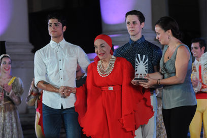 Alicia Alonso Given the Alma Mater Award by the Federation of University Students