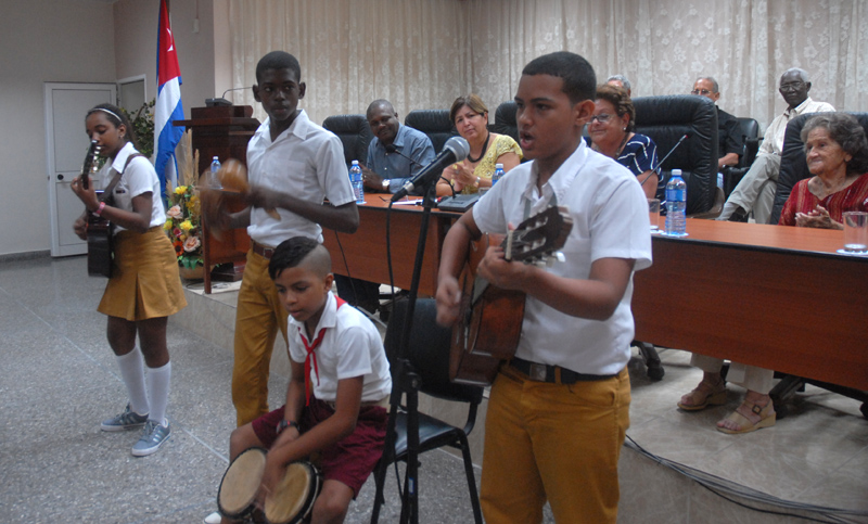  Los participantes disfrutaron de las actuaciones de jóvenes músico que estudian de la escuela Alejandro García Caturla. Foto: Agustín Borrego 
