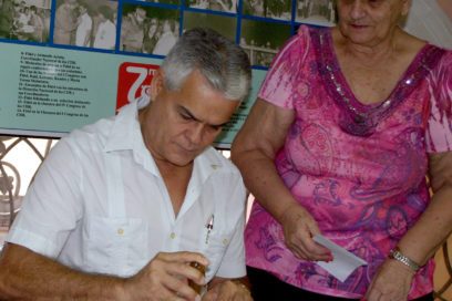Emiten sello postal por el aniversario 56 de los CDR