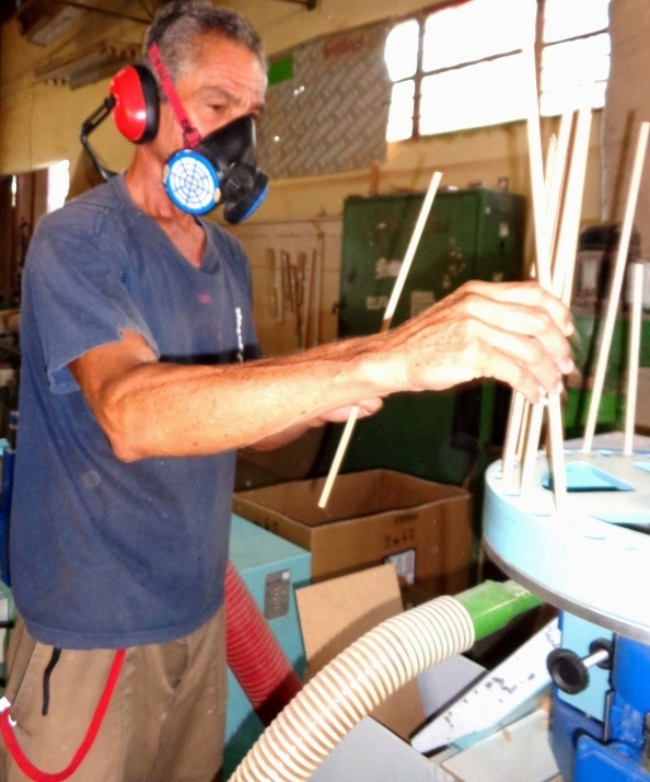 En opinión de los estudiosos este es el primer paso en el camino de crear condiciones más seguras en las áreas de trabajo en fábricas dotadas de hornos eléctricos, equipos de corte y soldadura, compresores, y extractores que son identificados como los más agresivos al entorno laboral. Foto: Jorge Pérez Cruz