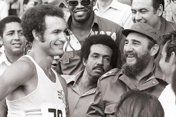 Fidel junto a Alberto Juantorena tras los Juegos Olímpicos de Montreal 1976