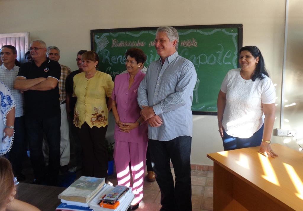 Asiste Díaz-Canel a inauguración de escuela pinareña. Foto: Eduardo González