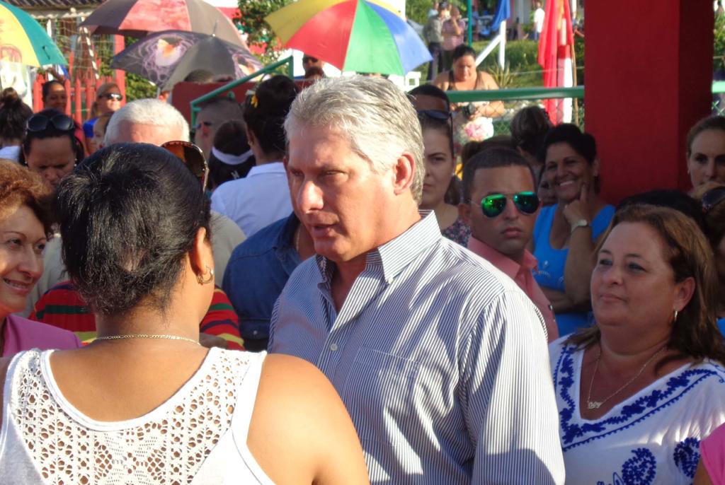 Asiste Díaz-Canel a inauguración de escuela pinareña. Foto: Eduardo González