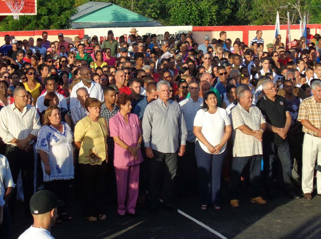 Asiste Díaz-Canel a inauguración de escuela pinareña. Foto: Eduardo González