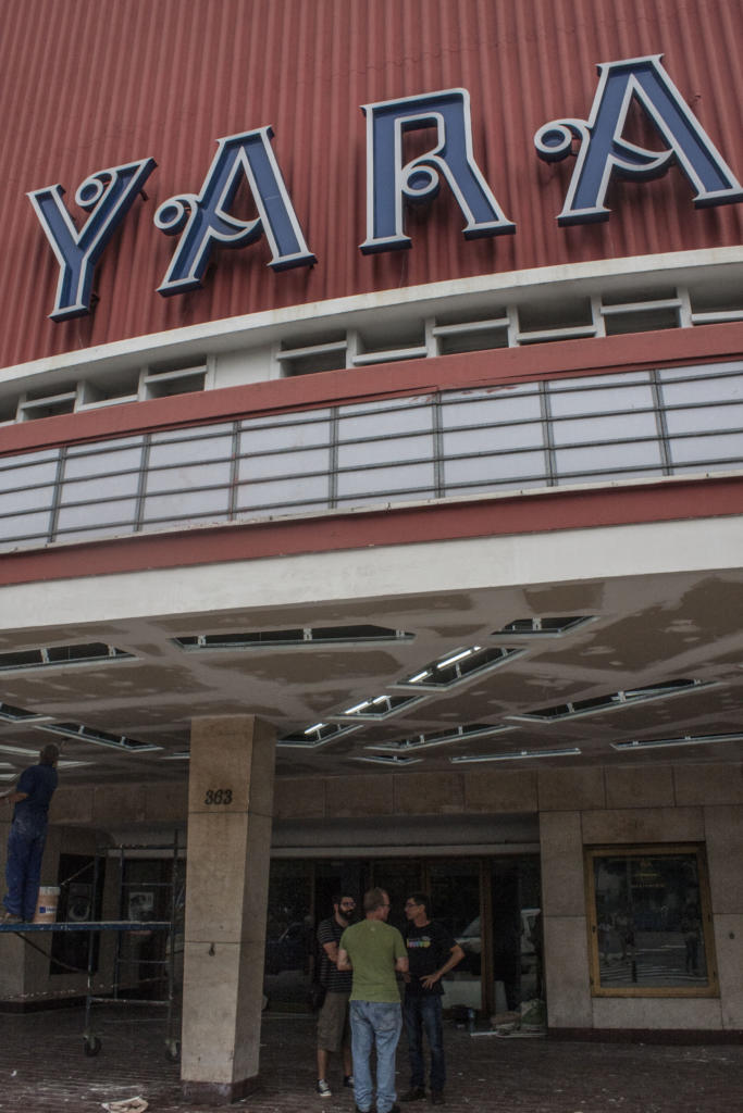 Reparacion capital del Cine Yara en La Habana, 13 de septiembre 2016 Foto©Rene Perez Massola