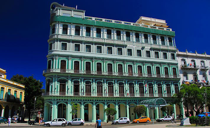 El Hotel Saratoga, en La Habana, fue visitado por participantes del curso internacional que organiza la CGR junto con la Organización Latinoamericana y del Caribe de Entidades Fiscalizadoras Superiores (Olacefs), que desde el pasado lunes y hasta el viernes se desarrolla en esta institución.  Foto: Tomada de internet