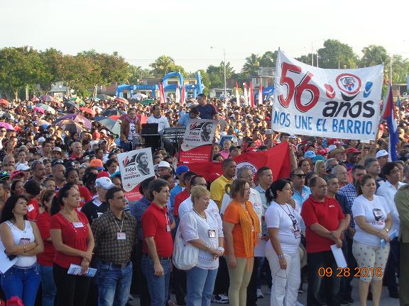 Granmenses festejan aniversario 56 de los CDR. Foto: Lianet Suárez Sánchez