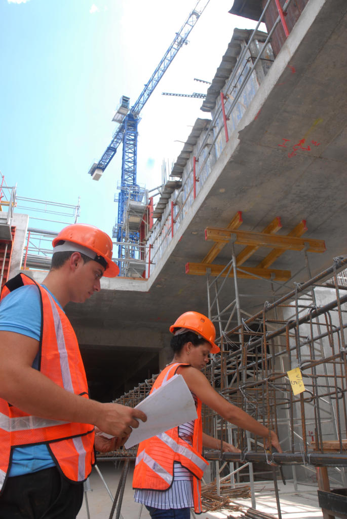 Con un programa inversionista creciente, que prevé el inicio de 12 hoteles para el 2017, La Habana concentra parte de las obras donde se aplica esta nueva forma de pago. Foto: Agustín Borrego Torres