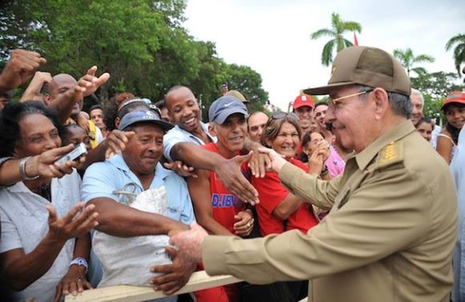 Saber que Raúl está en Santiago de Cuba da aliento a los más de un millón de habitantes de esta suroriental provincia