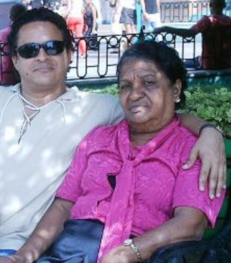 Inspirado en la figura de su madre el concurso Caridad Pineda In Memoriam acuña al libro como algo más que páginas encuadernadas. Foto: Cortesía del entrevistado 