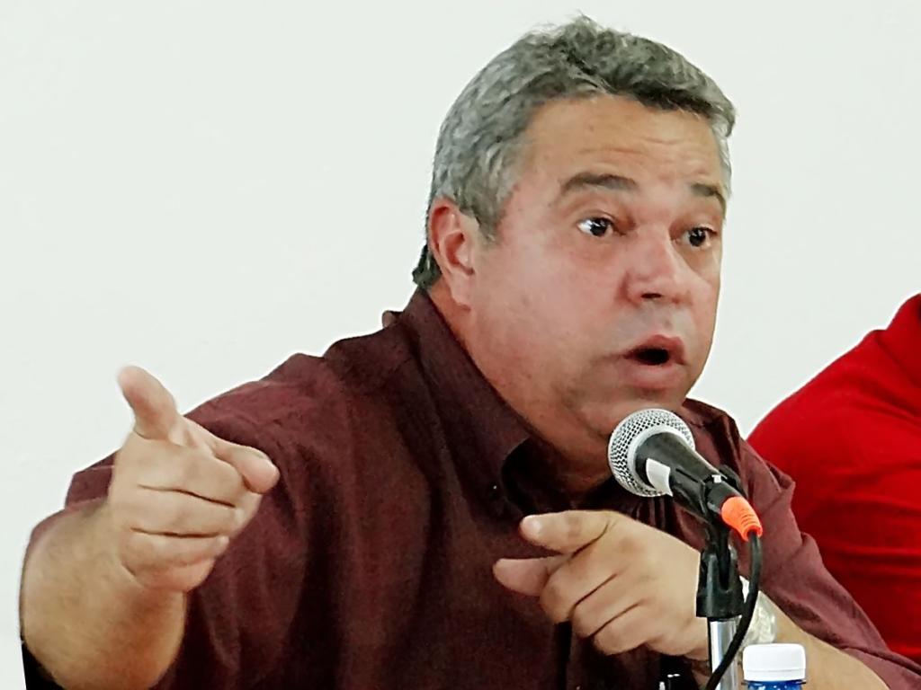 Ulises Guilarte De Nacimiento, secretario general de la Central de Trabajadores de Cuba, intervino la víspera en los encuentros sostenidos por los delegados a la Conferencia con sus respectivas direcciones administrativas. Foto: Eddy Martin