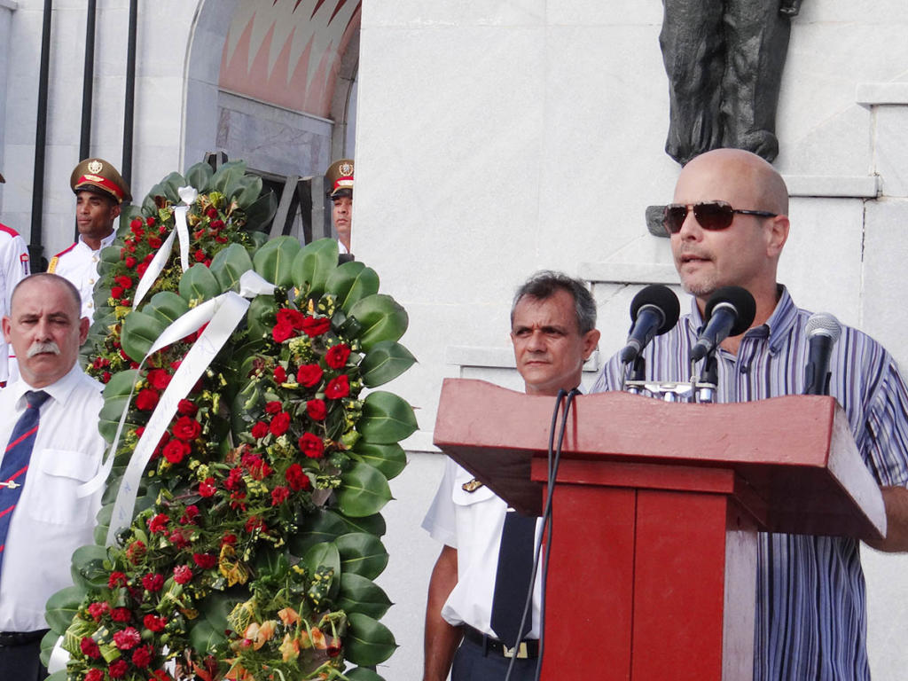 “Por cada terrorista que pretenda enlutar a nuestro pueblo, siempre habrá millones de cubanos dispuestos a servir a la Revolución donde sea necesario”, significó Gerardo Hernández Nordelo. Foto: Eddy Martin Díaz.