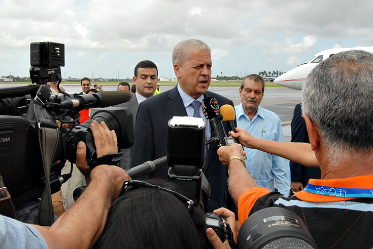Llegada a Cuba del Primer Ministro de la Republica Argelina Democrática y popular. Excelentísimo señor Abdelmalek Sellal. Foto: Heriberto González Brito.