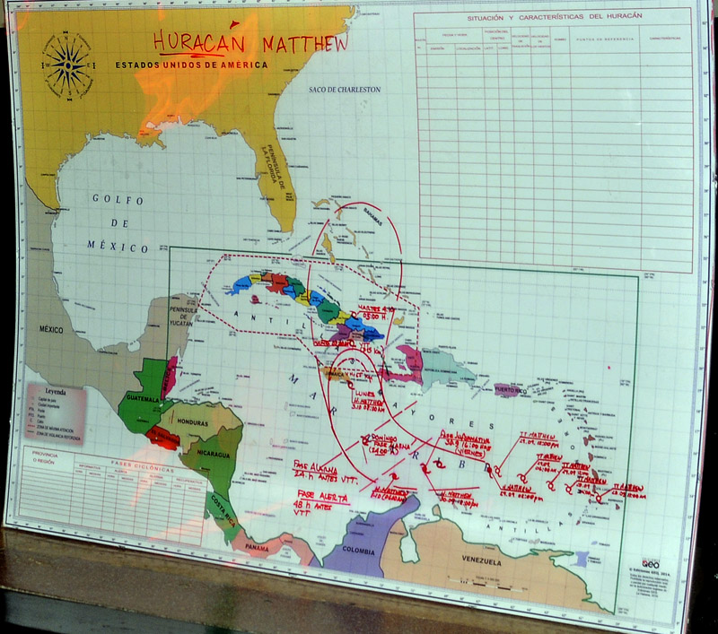 El mapa indica la posible trayectoria del huracán Matthew. Observe el riesgo para las provincias orientales cubanas. Foto: José A. Robleda