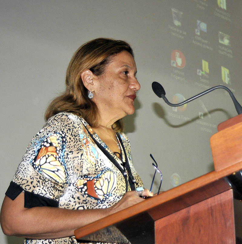 Conferencia de Prensa dado por Jefe del Estado Mayor Nacional de la Defensa Civil general de división retirado compañero Pardo Guerra acompañado de Elba Rosa Pérez Montoya, ministra de Ciencia, Tecnología y Medio Ambiente (CITMA) de Cuba.Sobre el huracán Matthev 1ero de Octubre 2016. Foto José Raúl Rodríguez Robleda