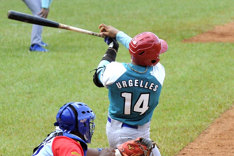 Héroe con todas las letras de la victoria occidental 2-1 fue el pinero Leonardo Urgellés. Foto: José Raúl Rodríguez Robleda