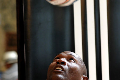 Otro hechizo de Erick al balón