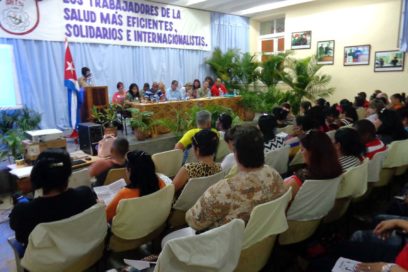 Debaten trabajadores pinareños necesidad de mejorar los servicios de salud a la población