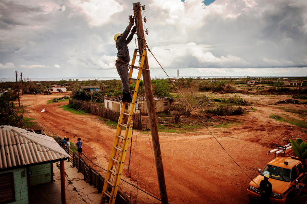 Más de 5 mil trabajadores de otras provincias apoyan las labores de recuperación. Foto: René Pérez Massola