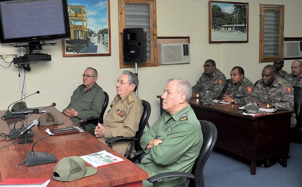 raul-castro-huracan-mathew-guantanamo