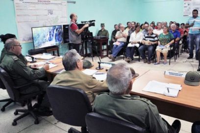 Raúl en Santiago de Cuba ante amenaza del huracán Matthew