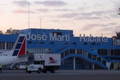 Se reanuda la transportación aérea de pasajeros