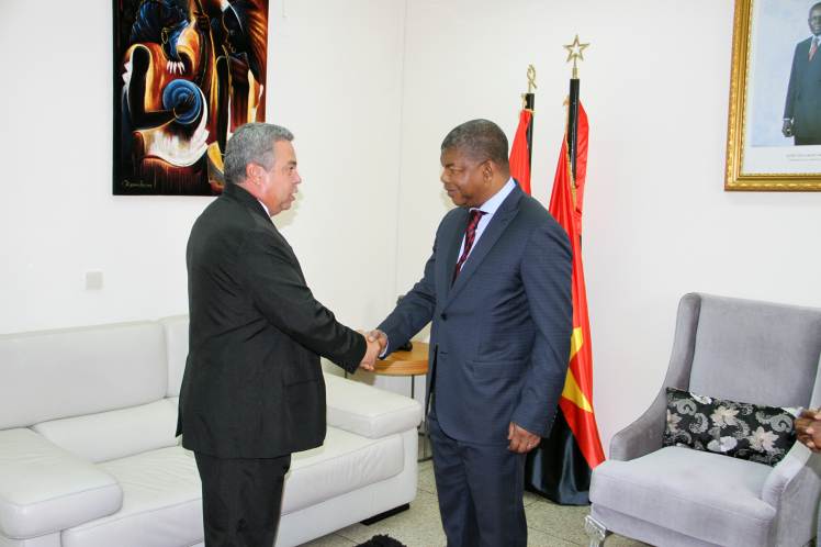 Secretario General de la CTC en Angola