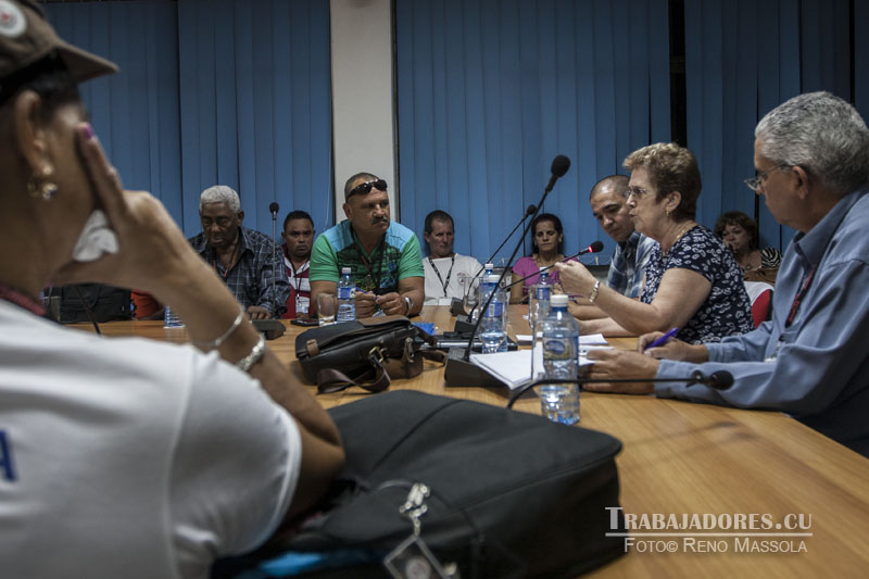 María del Carmen Concepción González, titular del sector, dialogó diáfanamente con los representantes de la pesca.