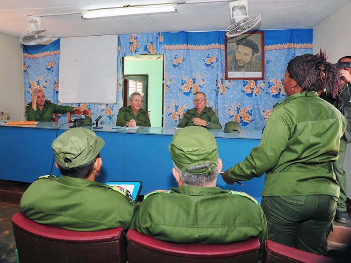 Municipal authorities outlined the situation in Maisí following the passage of Hurricane Matthew. Photo: Estudio Revolución
