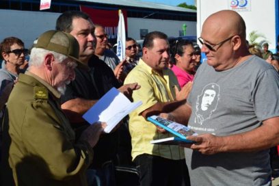 Confirma Ramiro Valdés la valía de los desechos reciclados