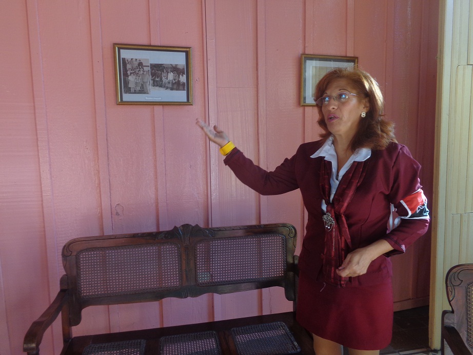 La casa donde vivió el niño Fidel Castro Ruz junto a su maestra en la ciudad de Santiago de Cuba, ubicada en la zona de El Tivolí, forma parte del Museo de la Lucha Clandestina, institución que este 30 de noviembre cumple 40 años de fundada