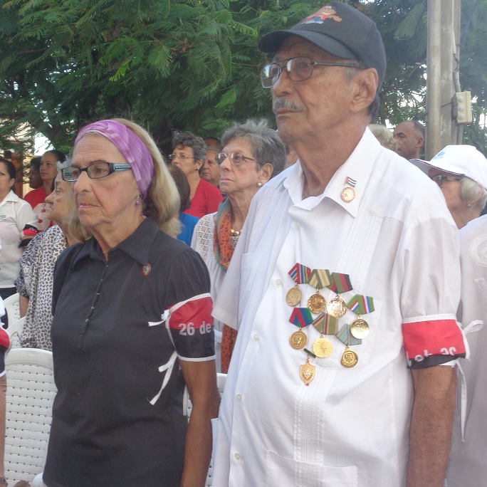 Combatientes del 30 de Noviembre y el pueblo de la ciudad de Santiago de Cuba asistieron a la conmemoración.