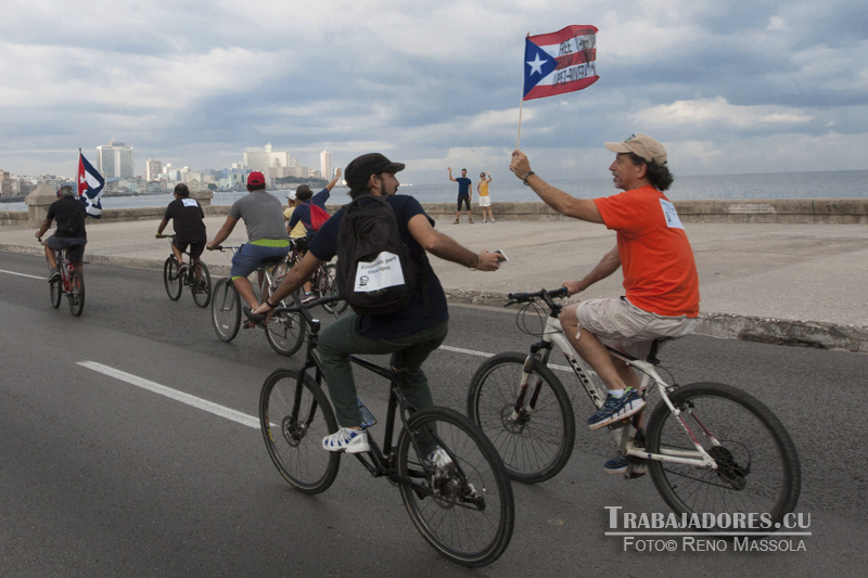 Cubanos y boricuas en las calles por la liberación de Oscar López Rivera. Foto: Reno Massola 