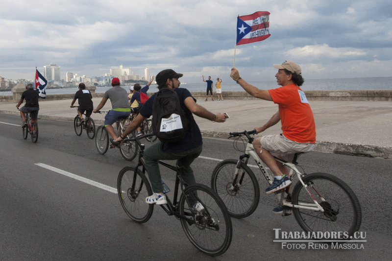 Cubanos y boricuas en las calles por la liberación de Oscar López Rivera. Foto: Reno Massola