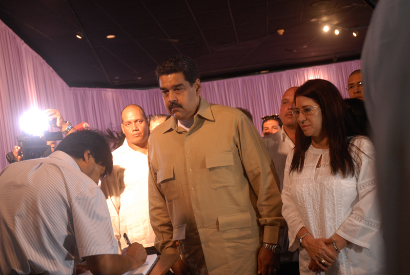 Evo y Maduro con su firman ratifican el juramento al concepto de la Revoluición del lider cubano Fidel Castro. Foto: Agustín Borrego