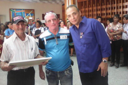 Recibe Antonio Guerrero distinción Armando Mestre