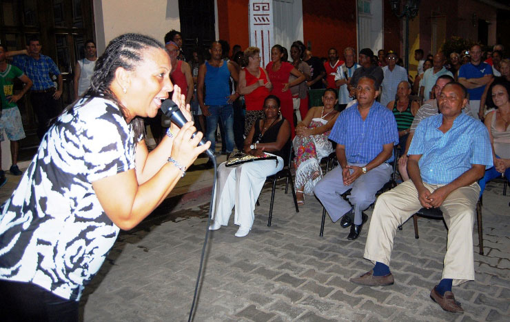 María Victoria Rodríguez, talentosa cultivadora de la música campesina, cantó y animó a los pobladores de los territorios más afectados.