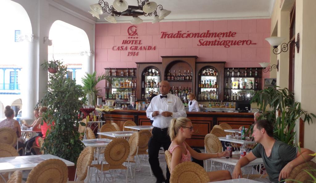 El hotel Casagranda es una de las instituciones estatales en las que se desarrolla la XI comprobación nacional al control interno. Foto: Betty Beatón Ruiz