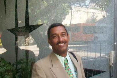 Médico de Santiago de Cuba conquista premio literario de las Fuerzas Armadas Revolucionarias