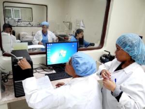 El 57 % del personal son mujeres y de ellas más de un 70% laboran directamente en las áreas de producción. Foto: Eddy Martin 